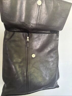 Chaos Black leather messenger bag